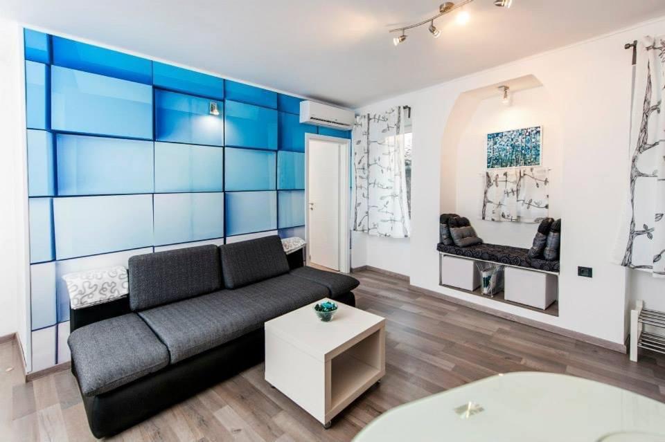 Apartman Puzzle Ровин Екстериор снимка