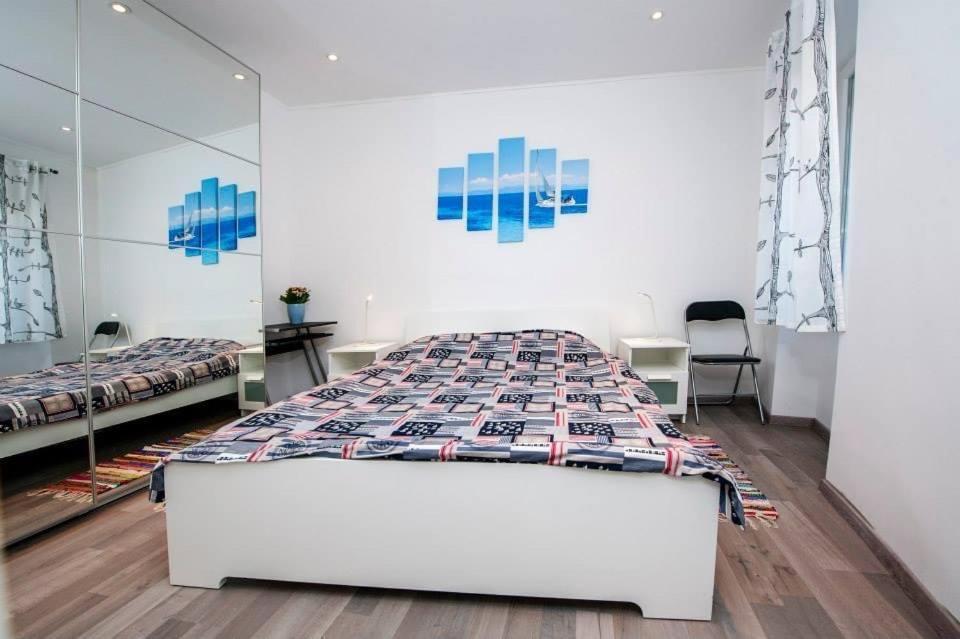 Apartman Puzzle Ровин Екстериор снимка