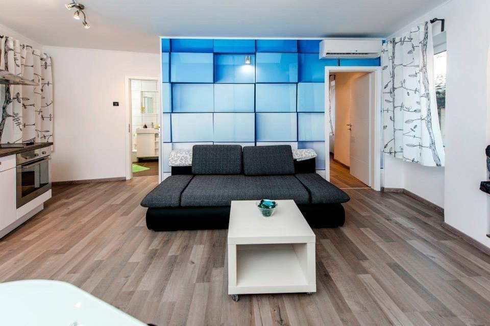 Apartman Puzzle Ровин Екстериор снимка